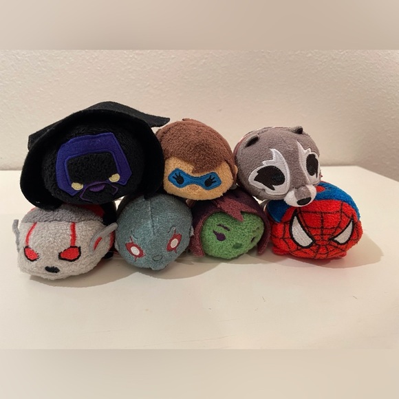 Disney Marvel Spiderman & Fridnds Set of 7 Tsum Tsum Mini Toys‎ - Picture 1 of 9